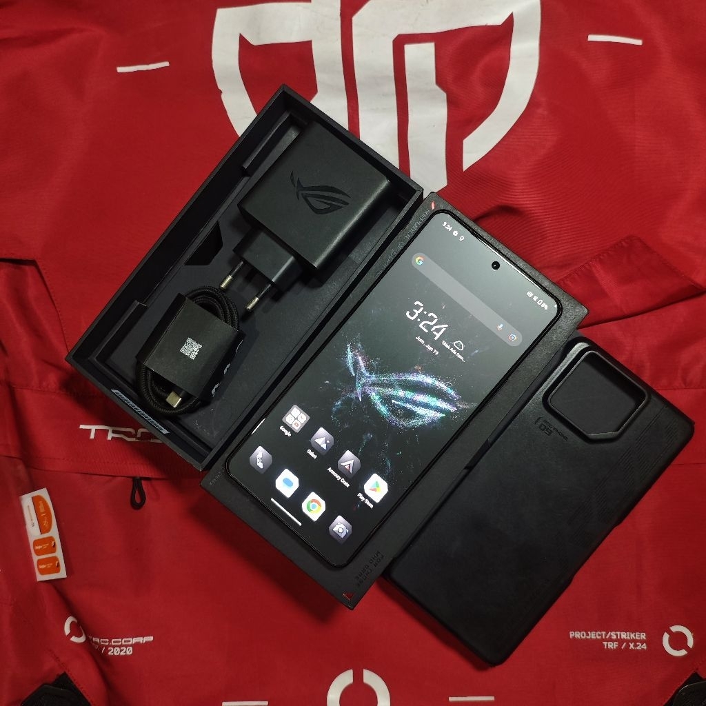 ROG PHONE 9 FE FULLSET 12/512GB Minus retak layar ujung kanan bawah
