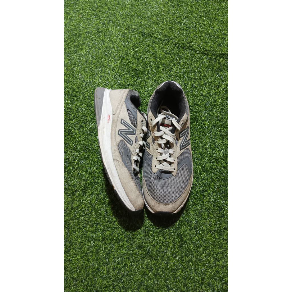 Sepatu NB 880