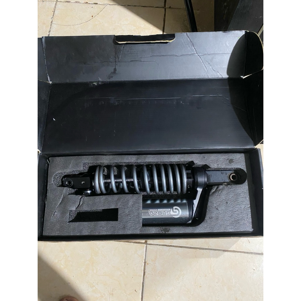 Shock tabung groza