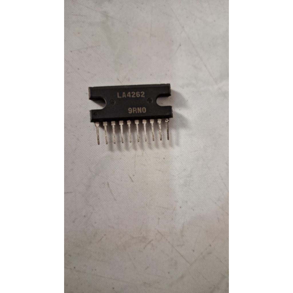 ic /transistor LA 4262 sesuai foto