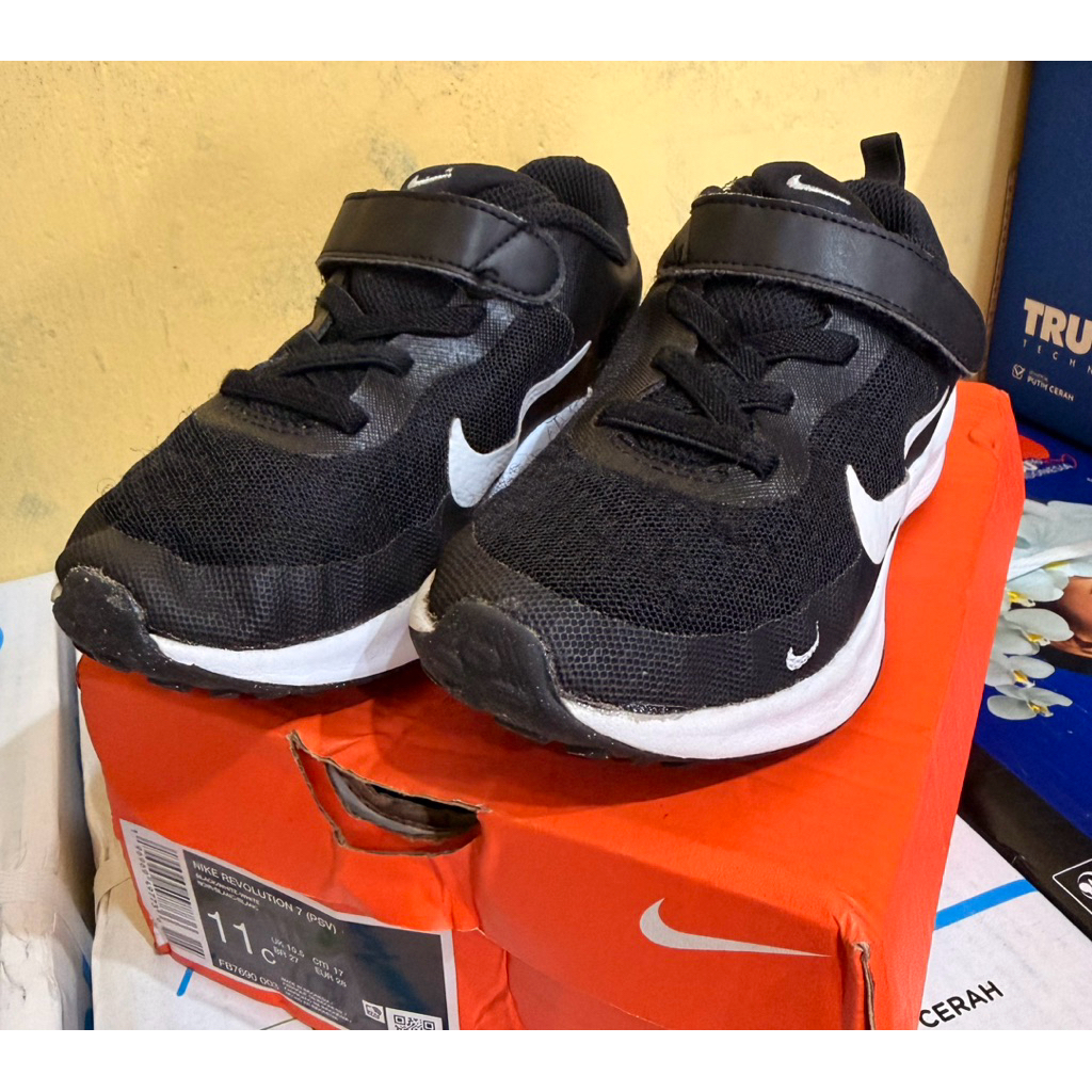 Preloved Sepatu/Sandal Anak Nike