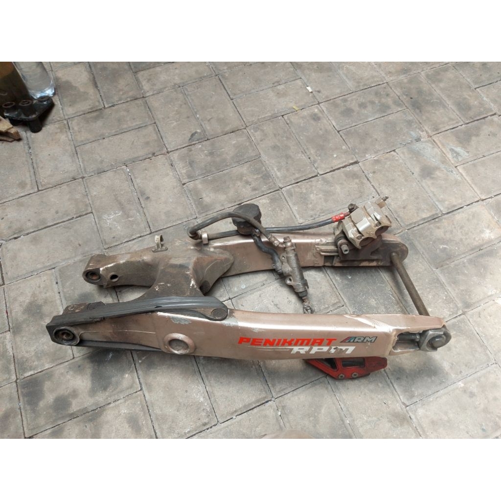 Swing Arm Trail Yz125 original Alumunium ex Hyosung Monstrac bisa buat motor custom vintage enduro k