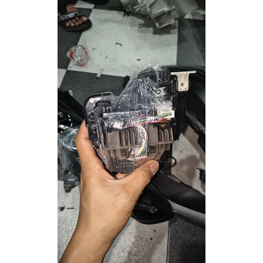 Projector Lensa Pajero Sport Dakar 2017 2018 2019 Original clCopotan Headlamp Lampu Depan Aksesoris