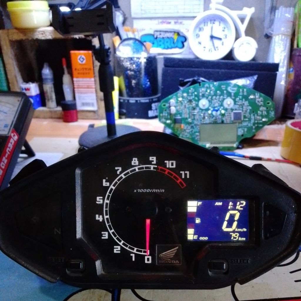 speedometer Megapro mono karbu
