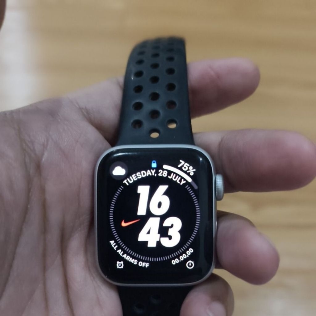 Apple Watch SE Gen 1 Gadget Smartwatch Second