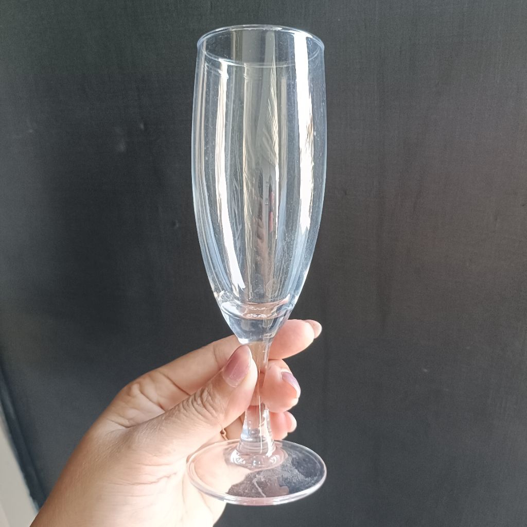 Gelas wine gelas tinggi gelas kaki Luminarc (Medan only dan kurir instan)