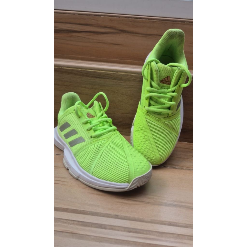 SEPATU ADIDAS TENIS, COURT JAM BOUNCE SIGNAL GREEN