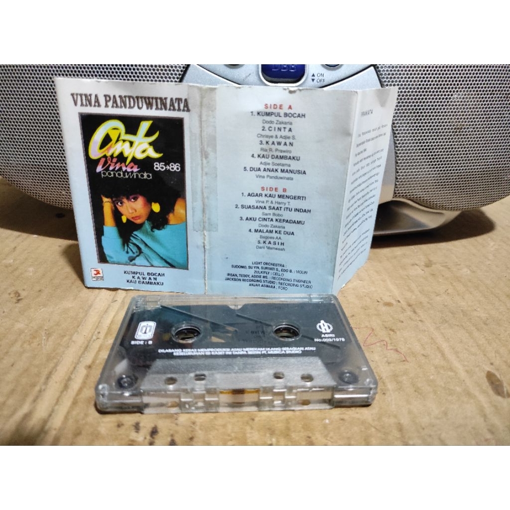 kaset pita Cinta Vina Panduwinata