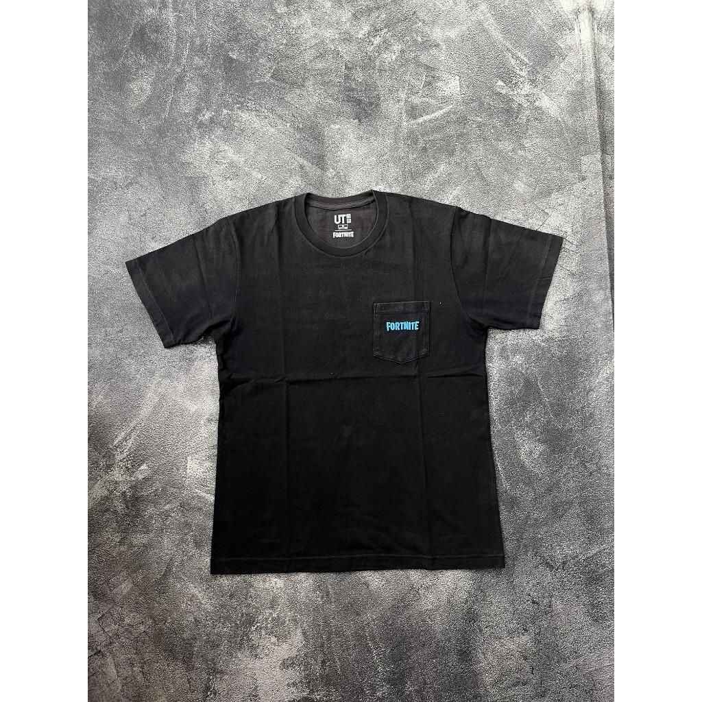 Tshirt Uniqlo UT x Fortnite Kaos Hitam ukuran S