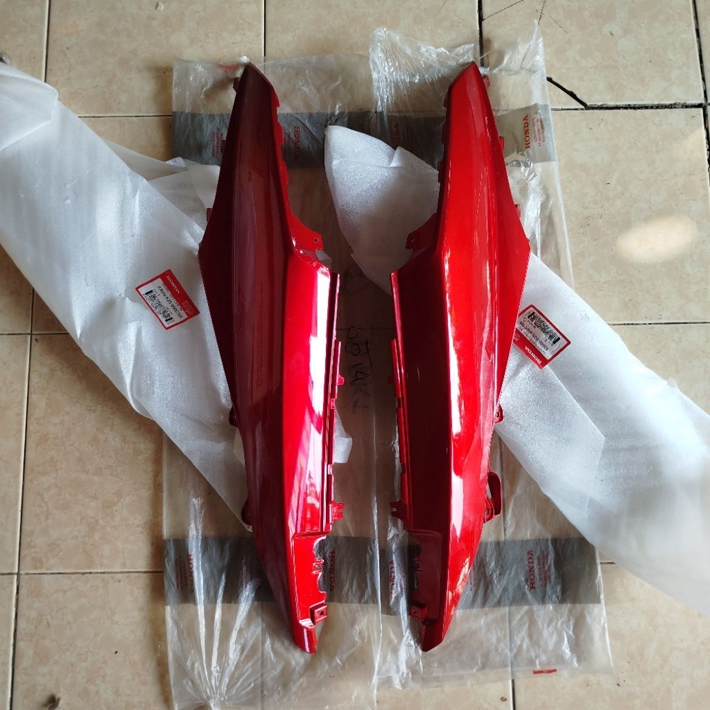 Cover Body Belakang Kanan Kiri Beat Fi Beat Esp Merah Marun Original AHM 83500-K25-900CSR 83600-K25-