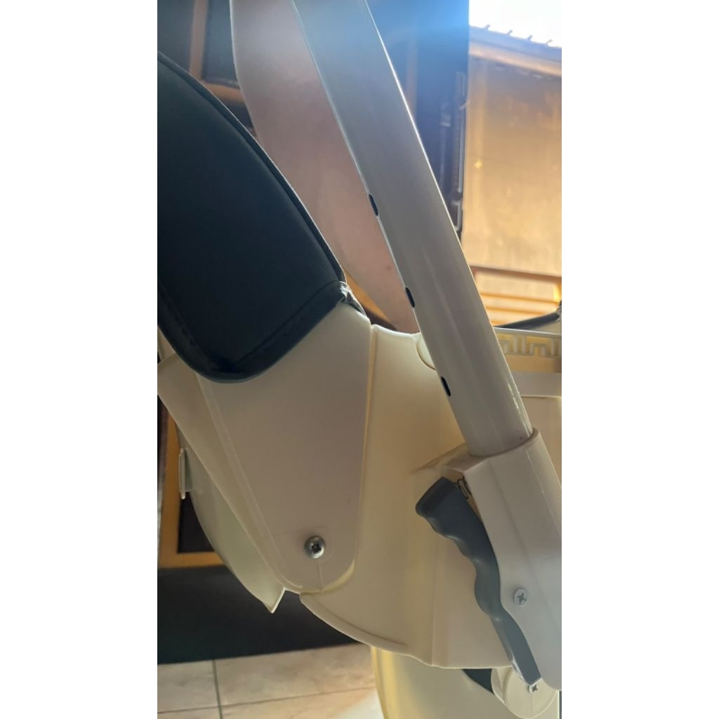 Preloved V-Baby Care my chair/Kursi Makan Bayi/Kursi Makan Balita/Kursi Main Anak/Sit On Me