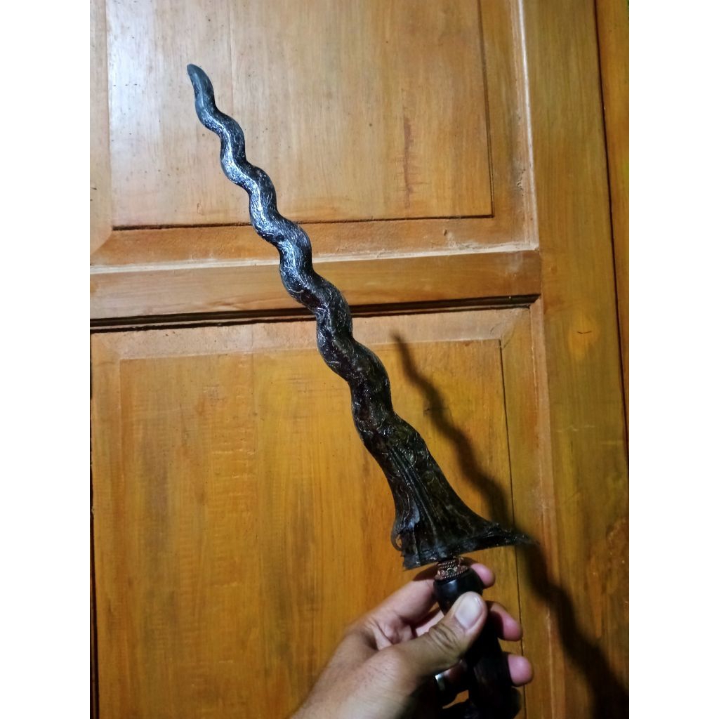 keris sangkelat unik