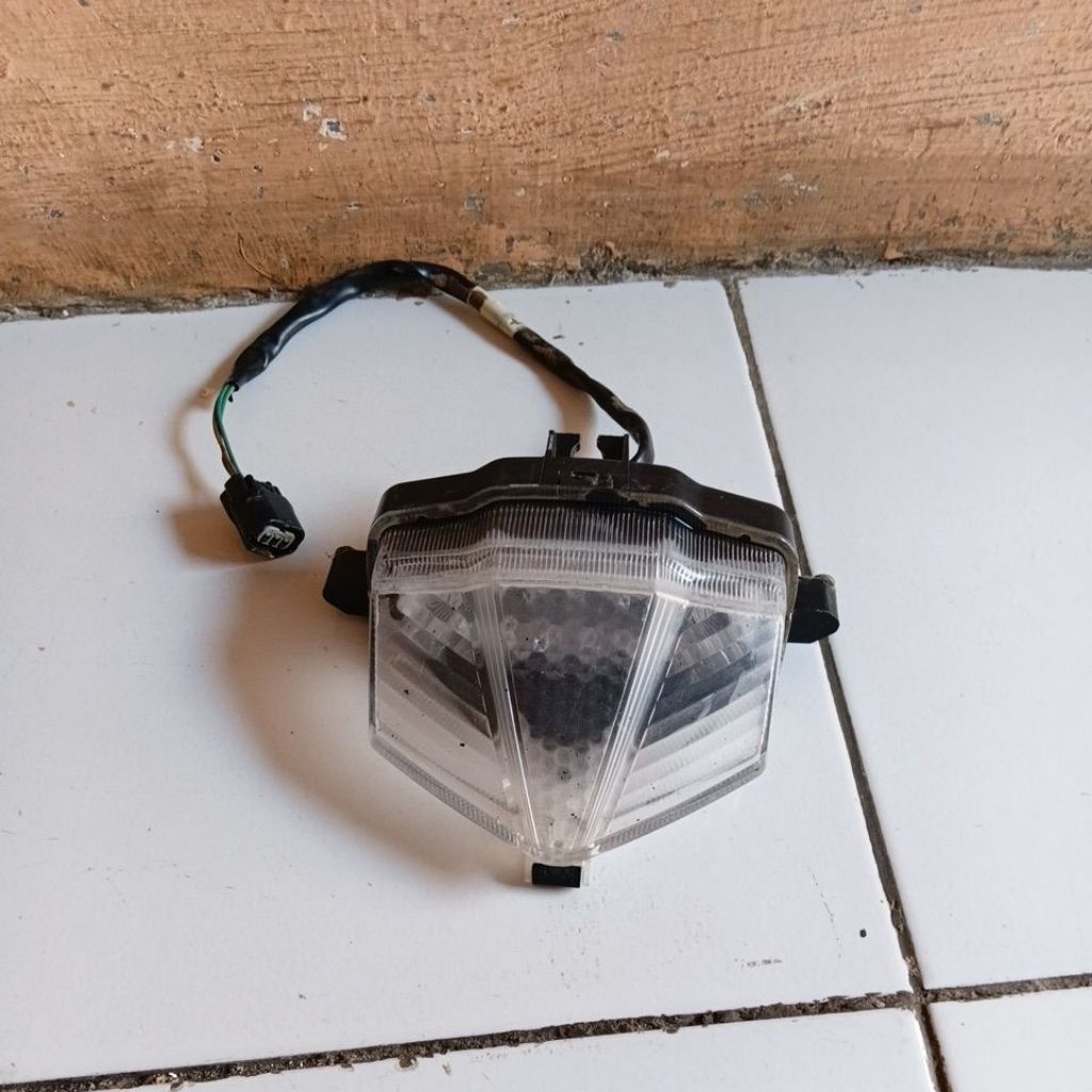 Stoplamp lampu rem belakang Cbr 150 R led facelift original copotan