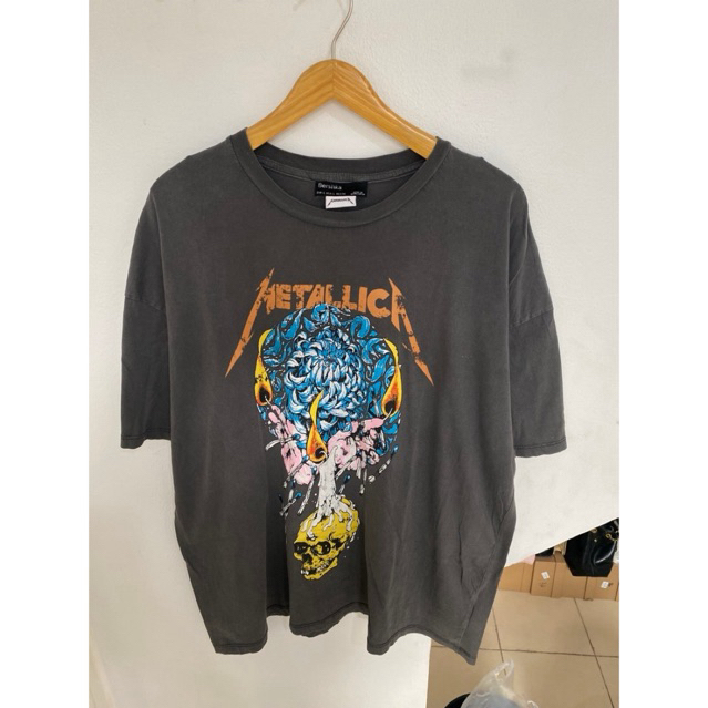 Bershka tshirt band metalica (preloved) WAJIB SLIDE SAMPE AKHIR & BACA DESKRIPSI