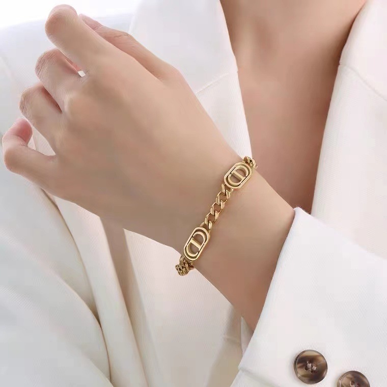 Girlie ACC Gelang Tangan Wanita Titanium Steel Anti Karat Luntur Model Rantai Cuban Oval Letter CD G