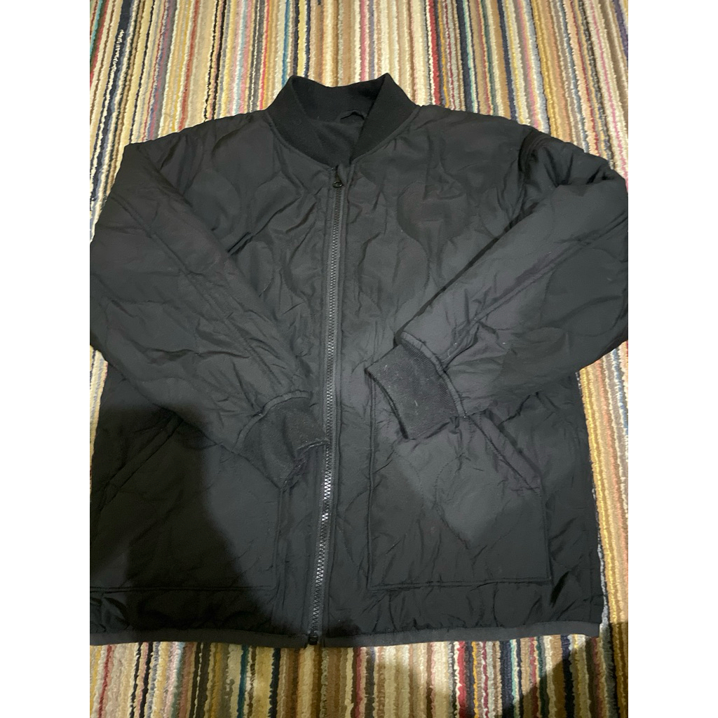 jaket quilted gu hitam size S tag 150