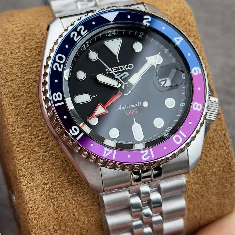 SEIKO 5 Sports Automatic GMT Joker SBSC021 Jam Tangan Pria