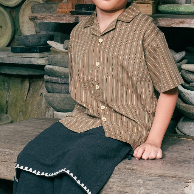 SOLERAM - ALFONSO Shirt - Brown / Kemeja Anak Garis-garis Coklat