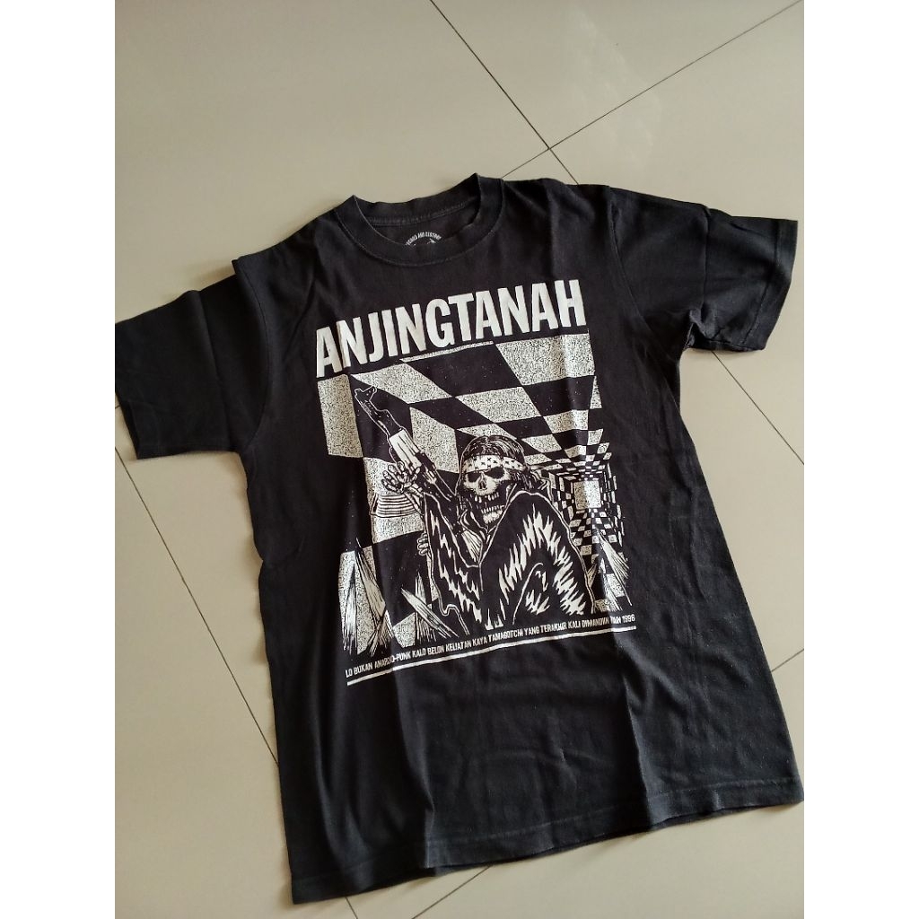 T-Shirt Anjing Tanah original by grimloc record