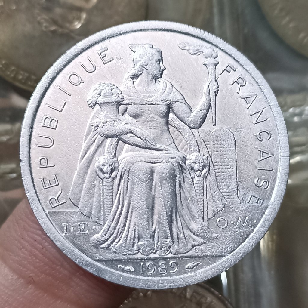 Koin Kuno French Polynesia 2 Francs