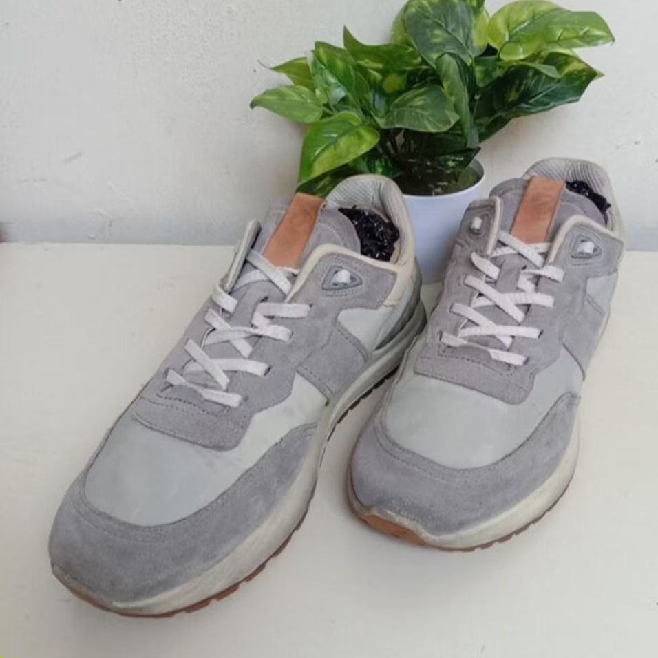 sepatu ecco sneakers