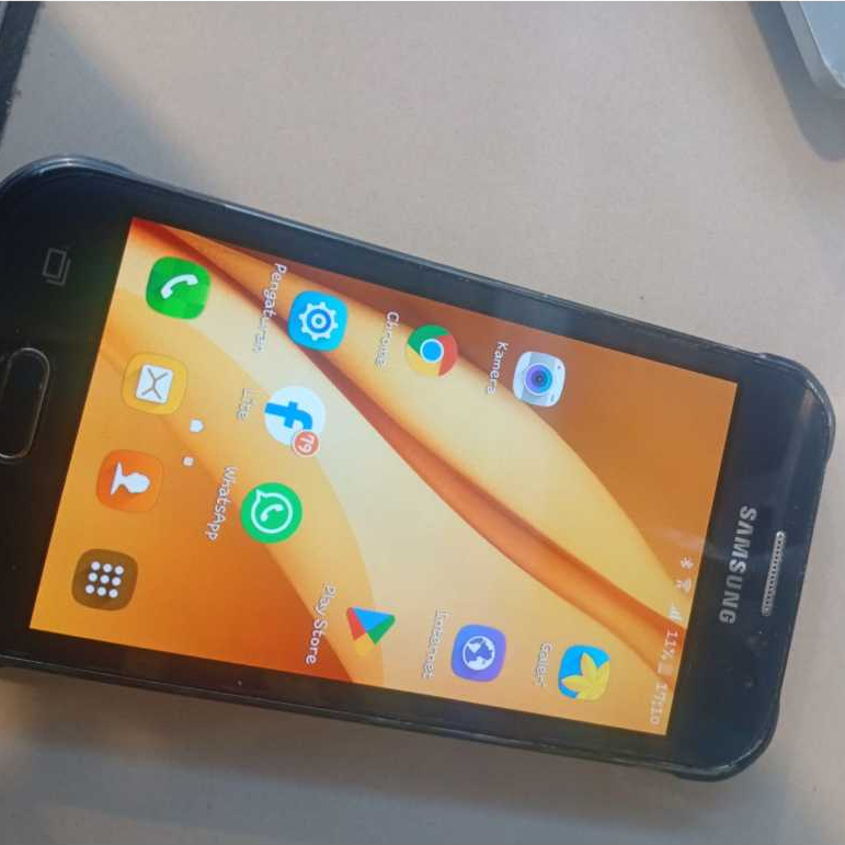 Samsung Galaxy J1 Ace Second