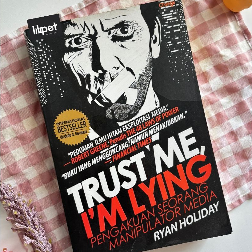 Buku Non Fiksi Original Preloved bahasa Inggris - Trust Me I'm Lying oleh Ryan Holiday
