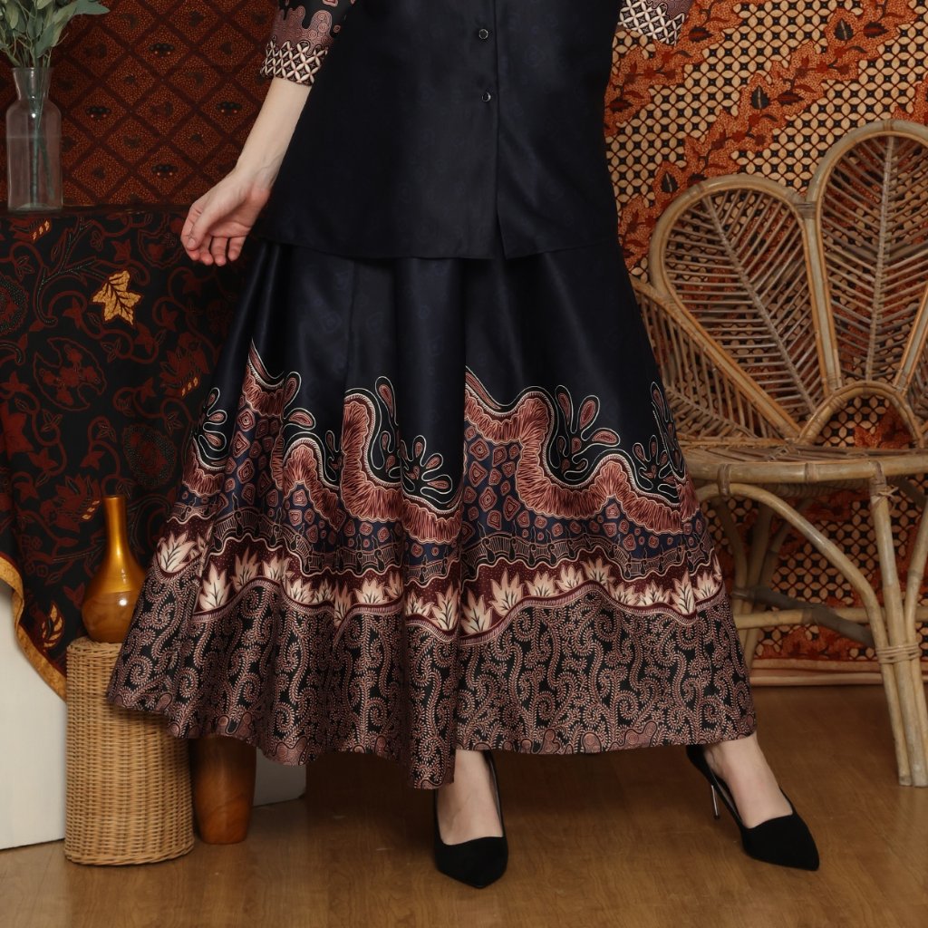 Lyne Halim Rok Batik Flare Motif Etnik – Rok Batik Wanita Elegan, SKT-8522