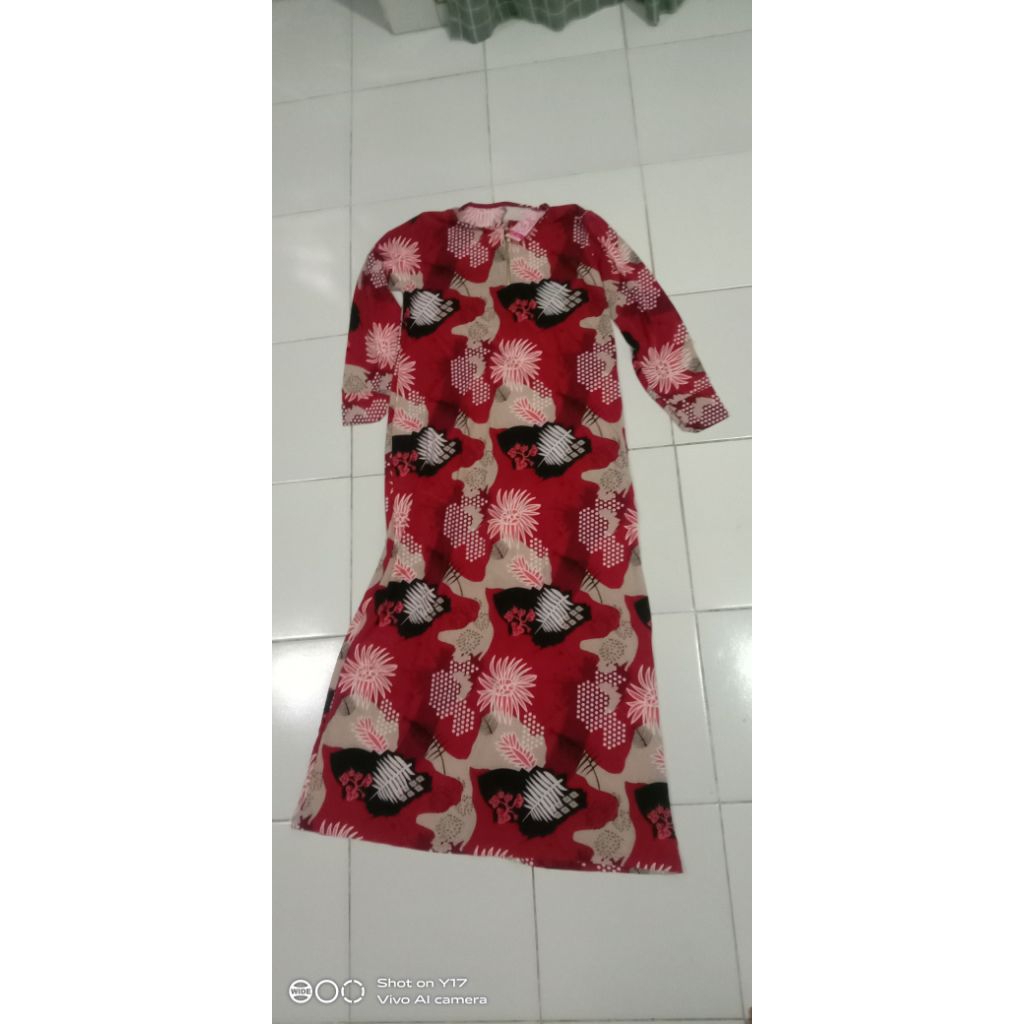 Tunik wanita lengan panjang motif bunga merah model longgar casual