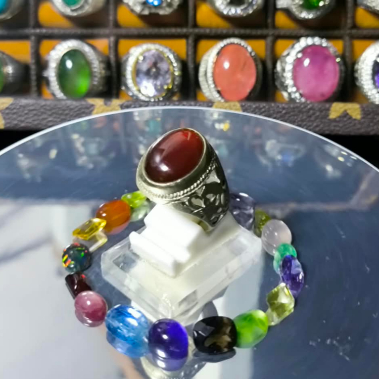 Cincin Batu Natural Red Garnet Black Mamba 01