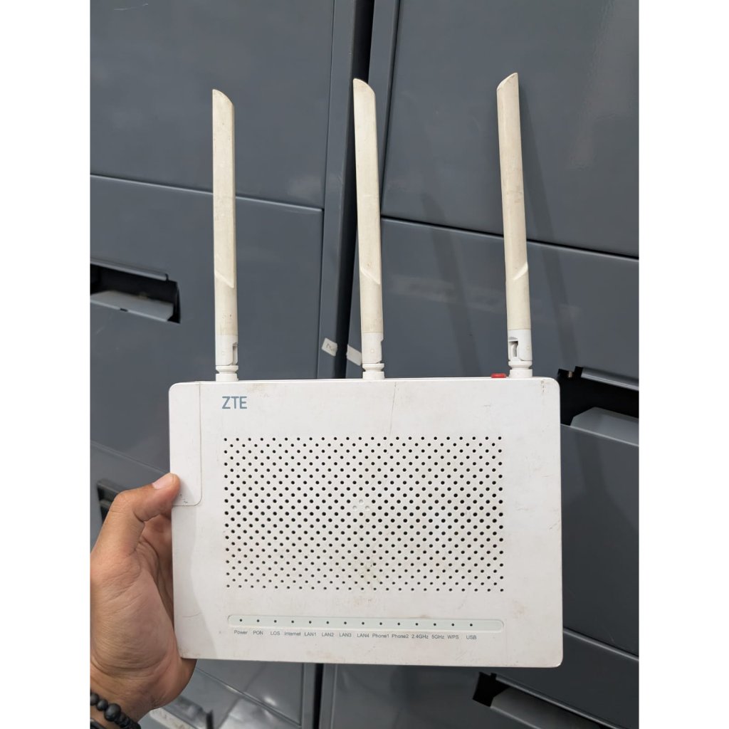 Modem Router ZTE ZXHN F670 Dualband 2.4G 5G 3 Antena GPON ONT - Bekas Normal + adaptor