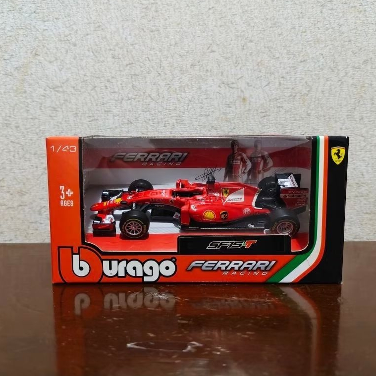 Diecast Bburago F1 Ferrari SF15 T Skala 1:43