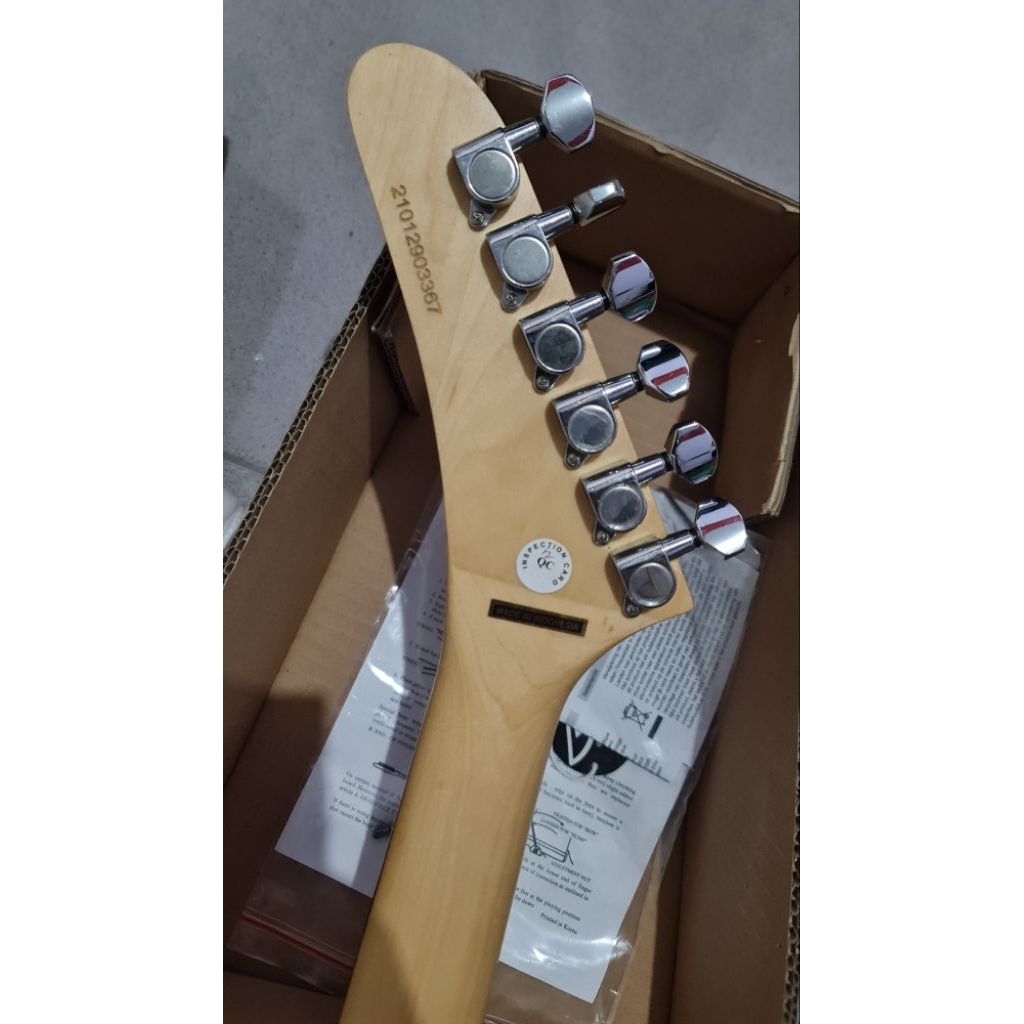 GITAR ELEKTRIK KRAMER BARETTA