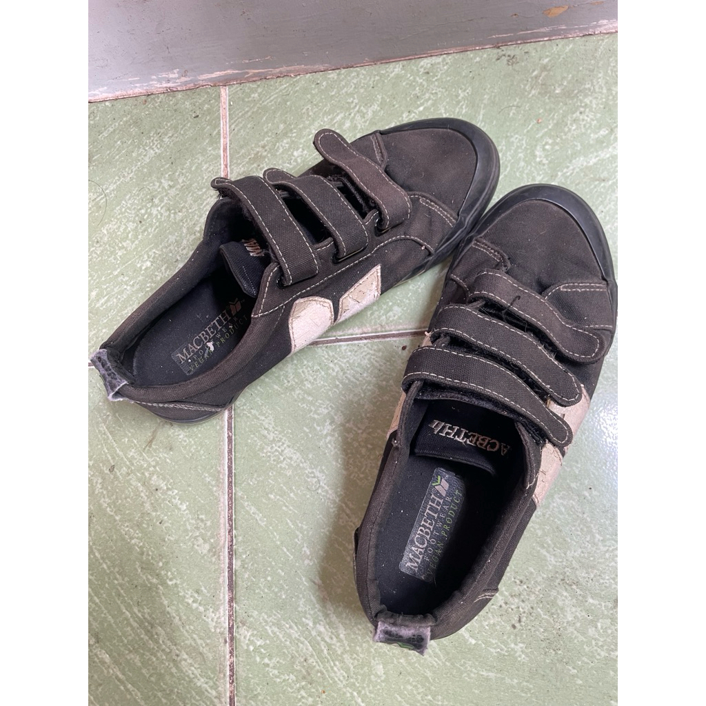 Sepatu macbeth original second ukuran 42