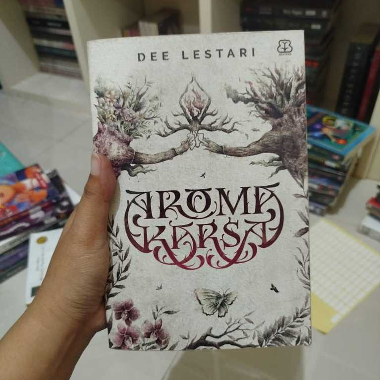 PRELOVED NOVEL AROMA KARSA BY DEE LESTARI