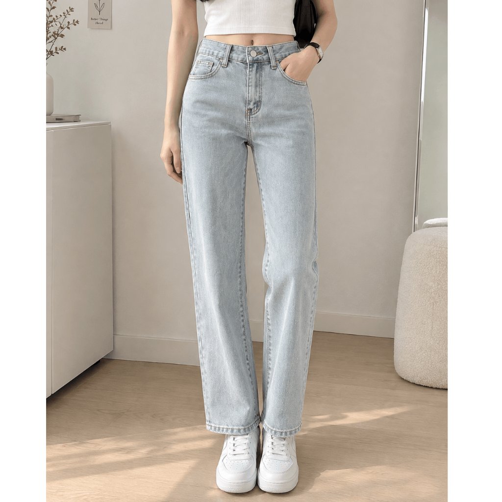Celana Jeans Wanita Biru Muda Potongan Longgar Kasual