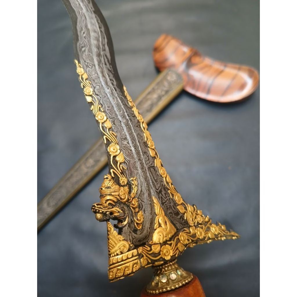 keris pusaka nogo sosro luk 13 kinatah kamarogan