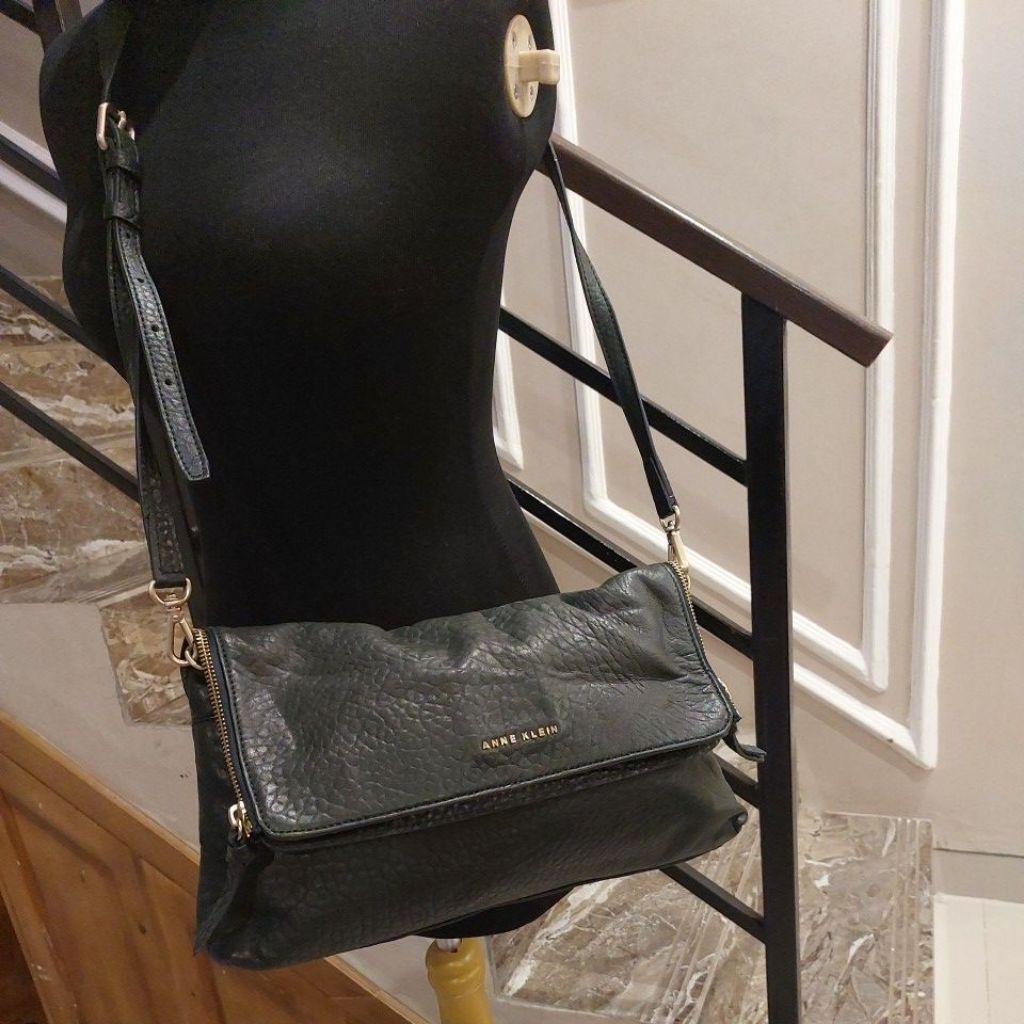 ANNE KLEIN SLING BAG