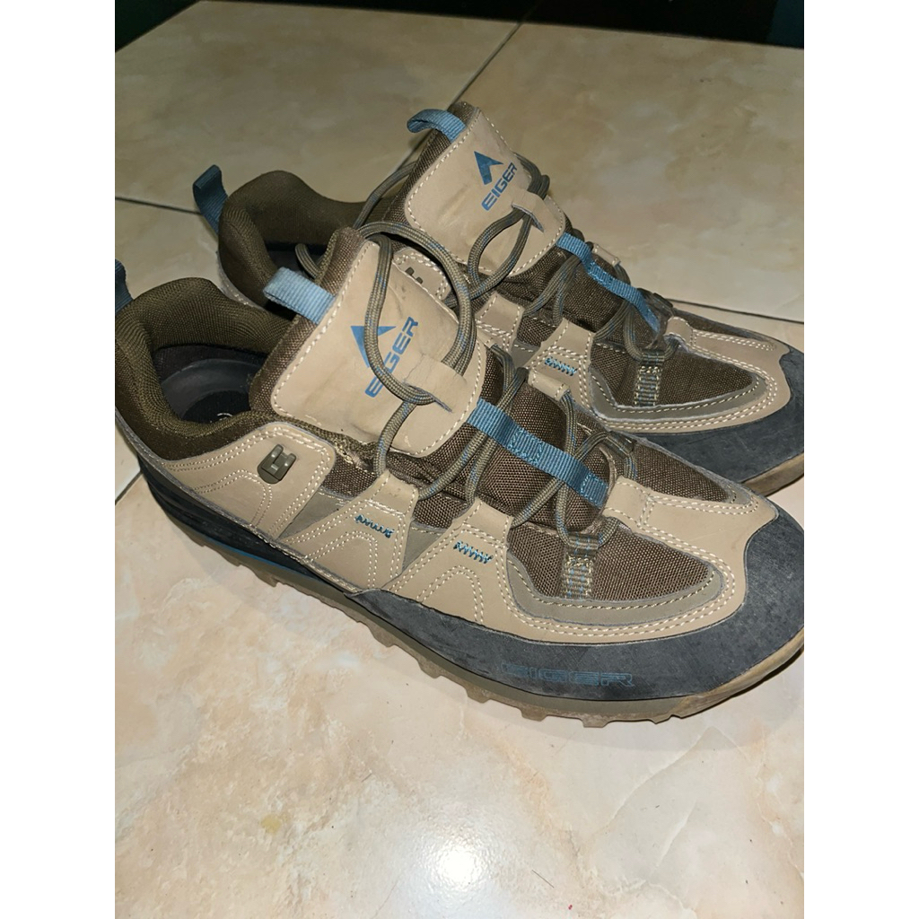 sepatu eiger stingray