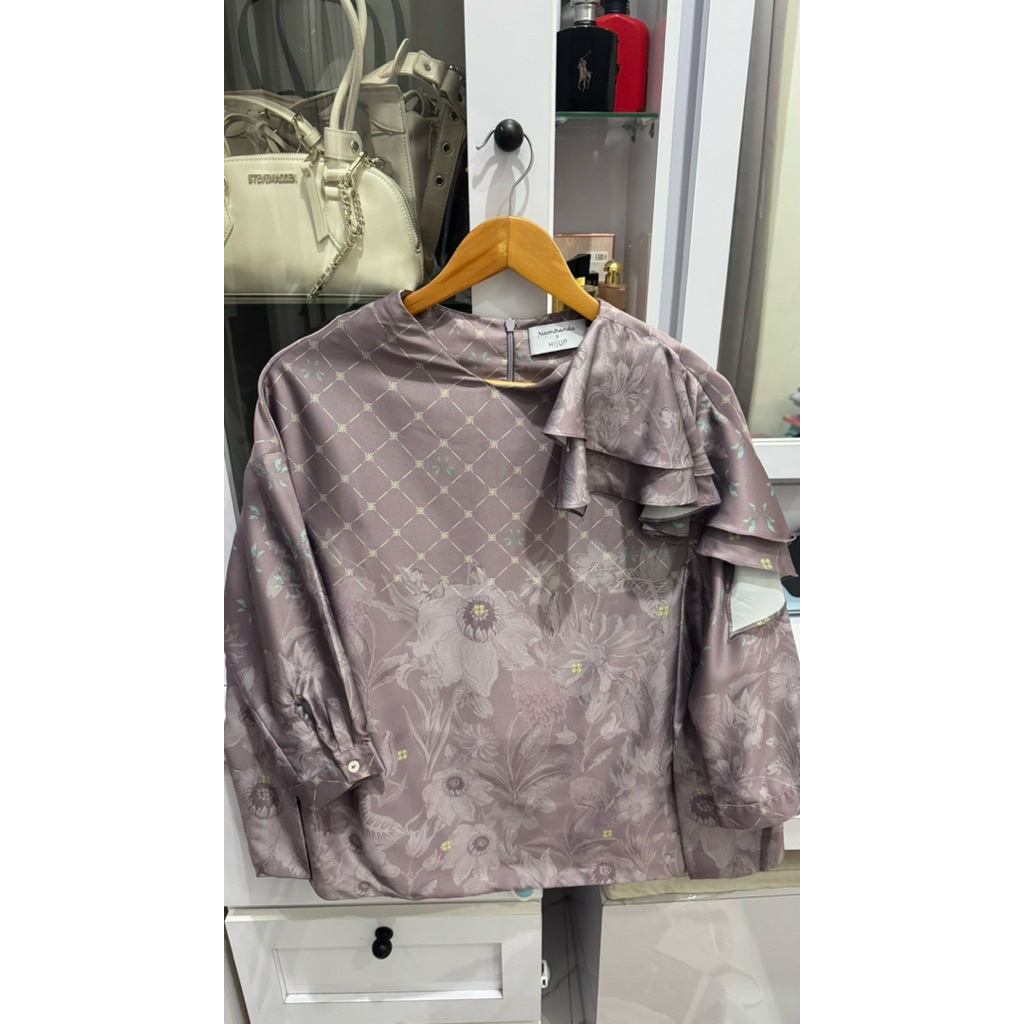 baca deskripsi,preloved benang jarum, jena and kaia, haide orlin, ria miranda