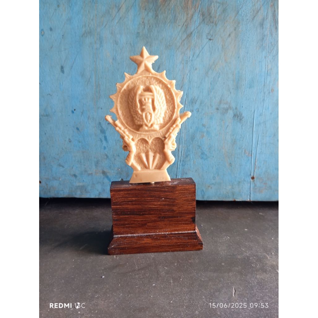 piala resin fibberglass untuk lomba burung