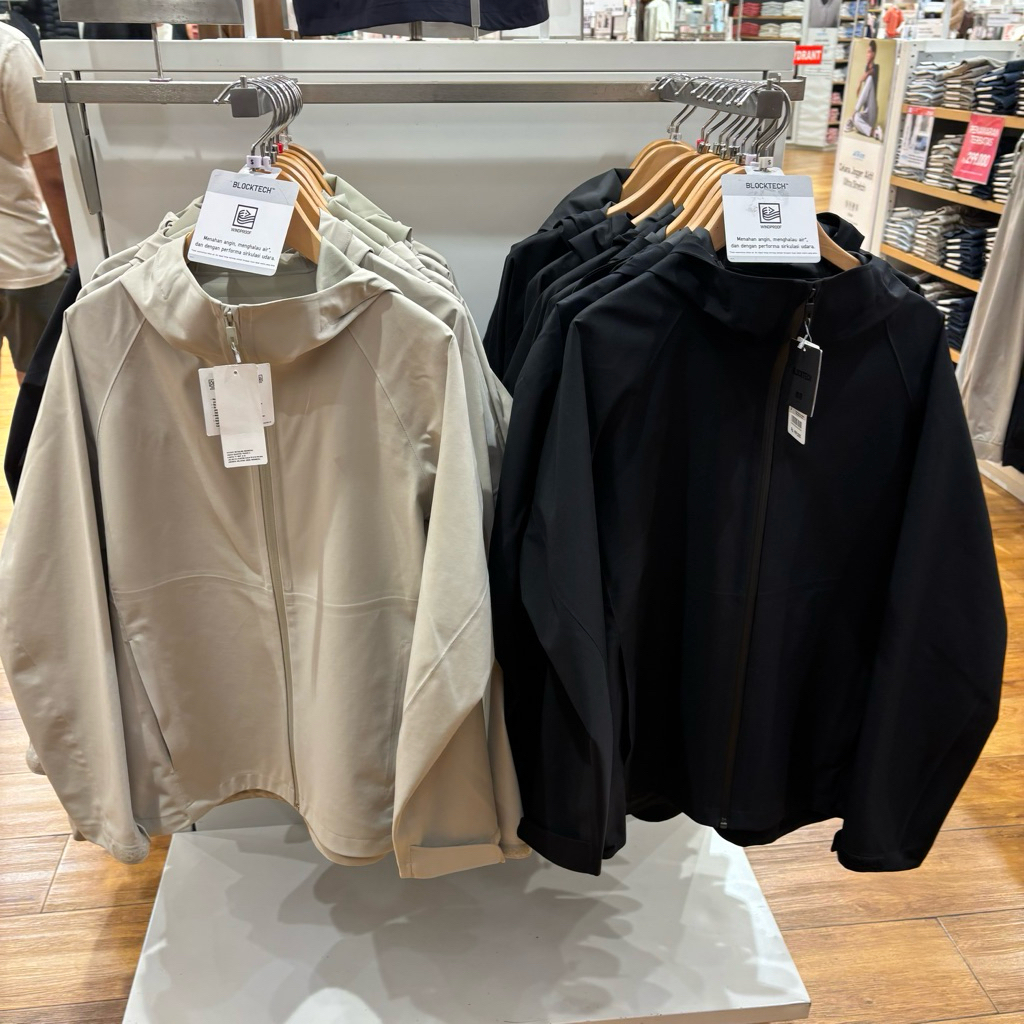 jaket parka blocktech potongan 3D (water repellent) uniqlo cowok