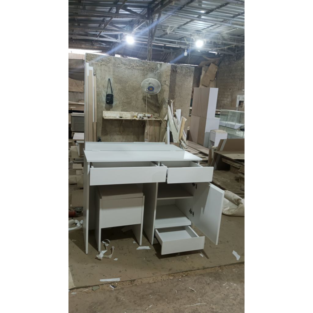 meja#rias#minimalis#full#kaca