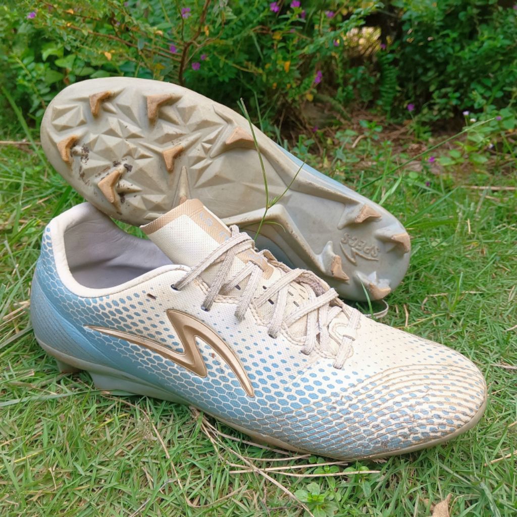 Sepatu Bola Specs Ls omega Second size 39