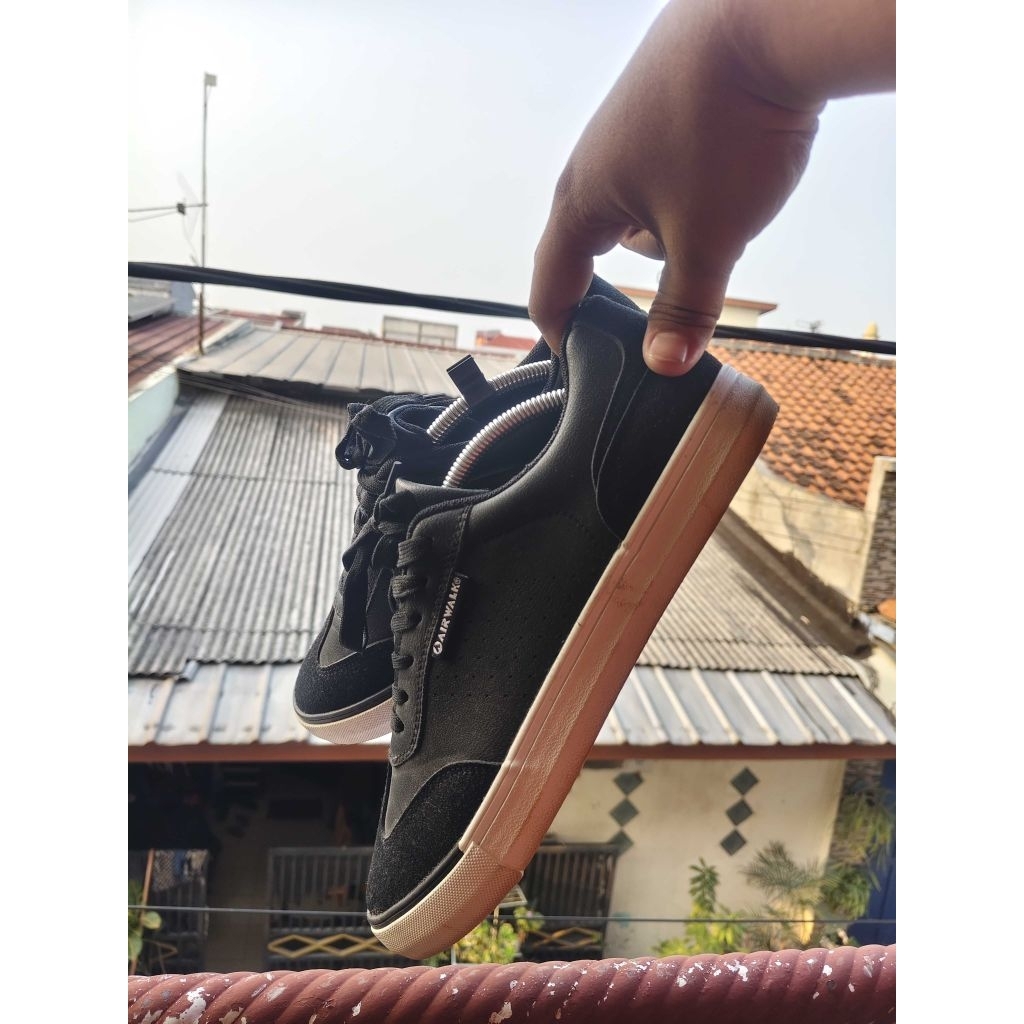 Sepatu Airwalk Hitam