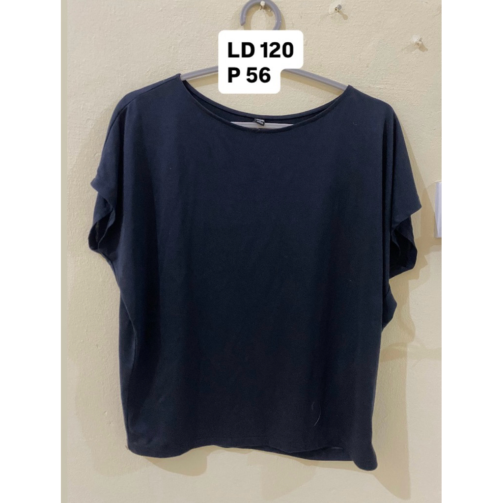 [PRELOVED] Blouse Hitam Uniqlo
