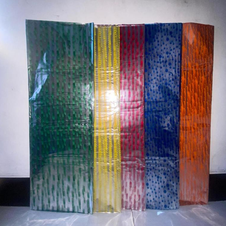 

[50 Lembar] Plastik Parcel Kado Kaca Motif Bunga 60 x 80