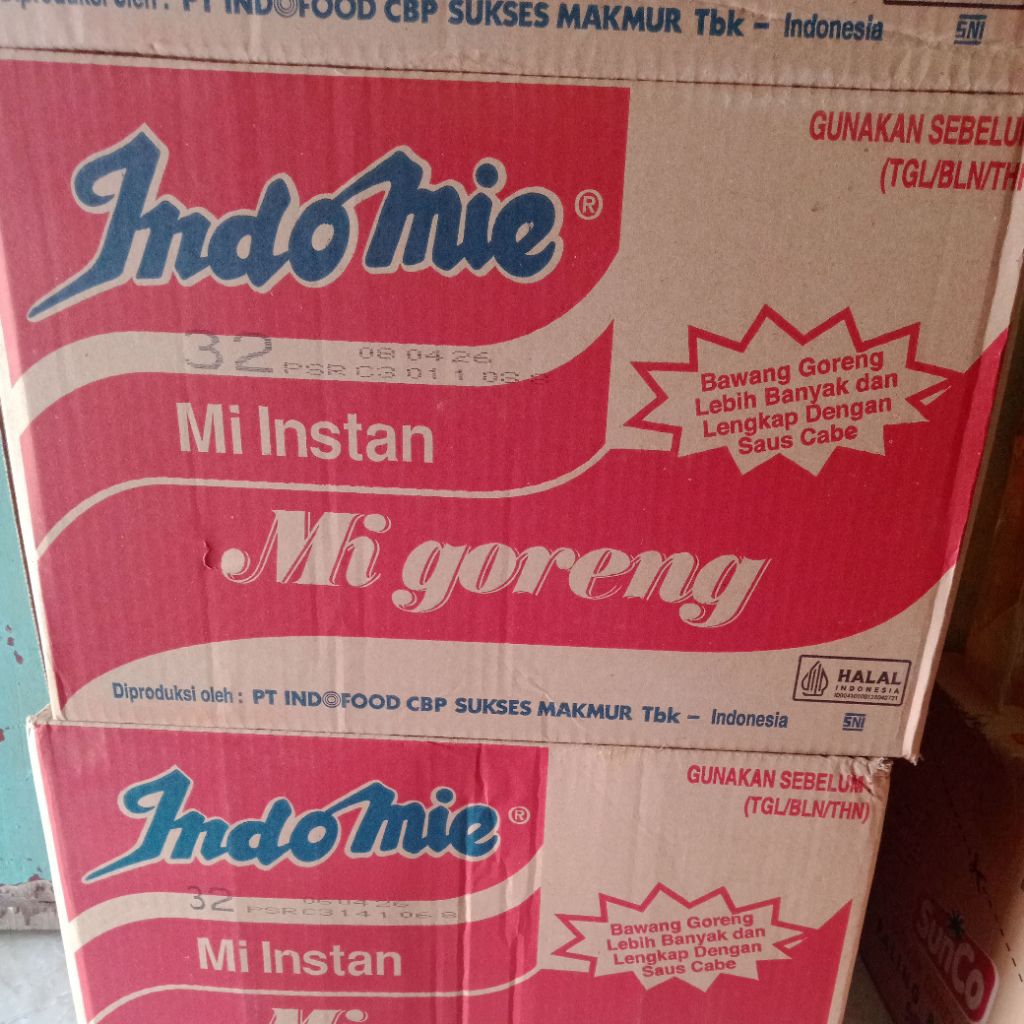 

Indomie goreng isi 1karton dan 3 karton