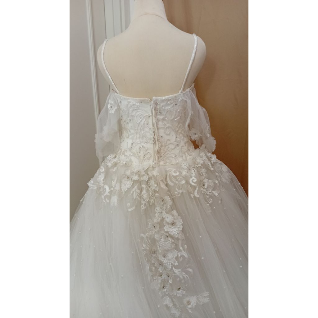 sewa gaun pengantin-sewa wedding dress-sewa baju pengantin