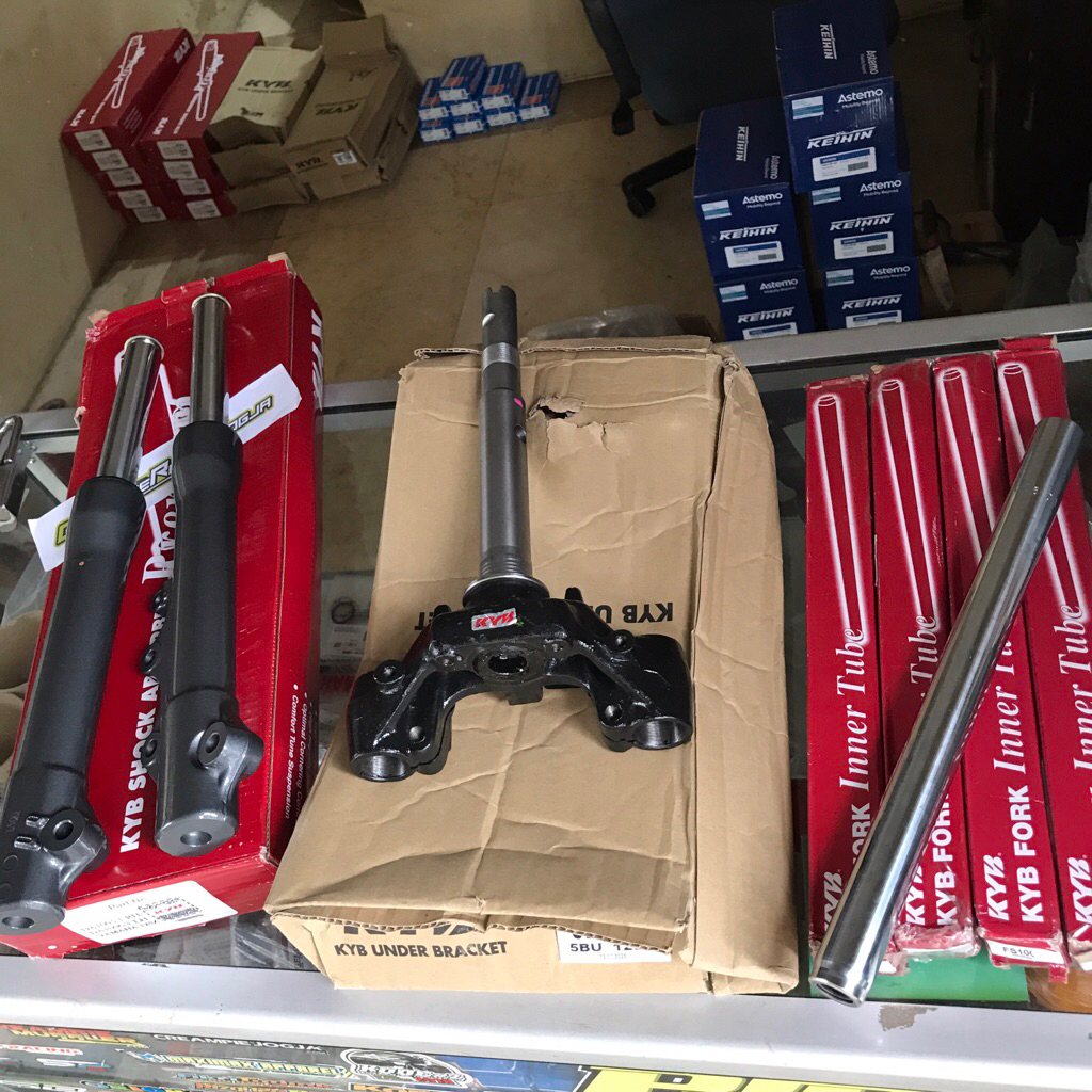 KYB Segitiga 125Z  KYB Shock Depan Assy 125Z KYB AS Shock Depan 125Z Original TERBAIK